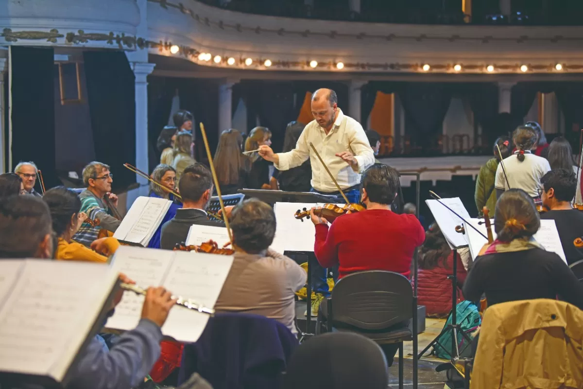 PERTENENCIA MUSICAL. La Orquesta Estable toca hoy obras que representan a la Argentina en el mundo. LA GACETA / FOTO DE DIEGO ARÁOZ. 