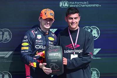 Verstappen y Dybala: de campeón a campeón