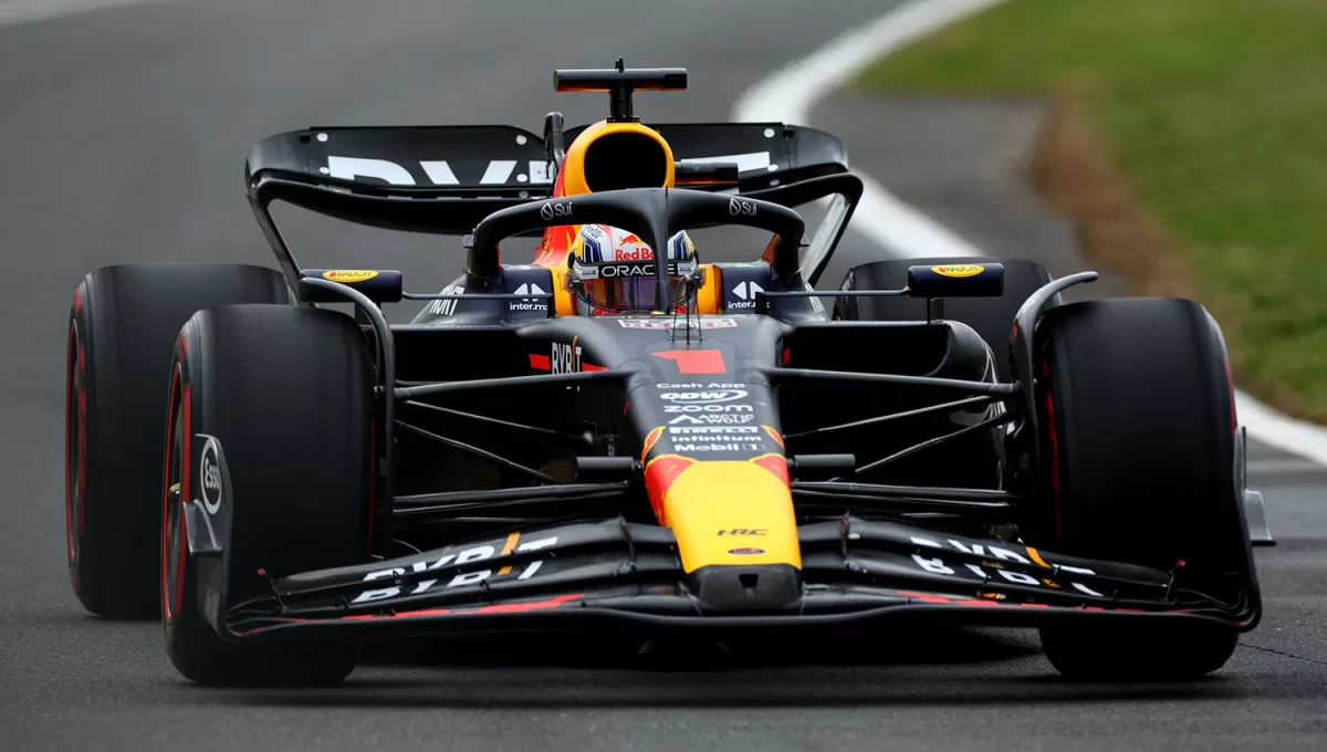 POR TODO. Max Verstappen irá en busca de su primera consagración en el mítico circuito de Silverstone. 