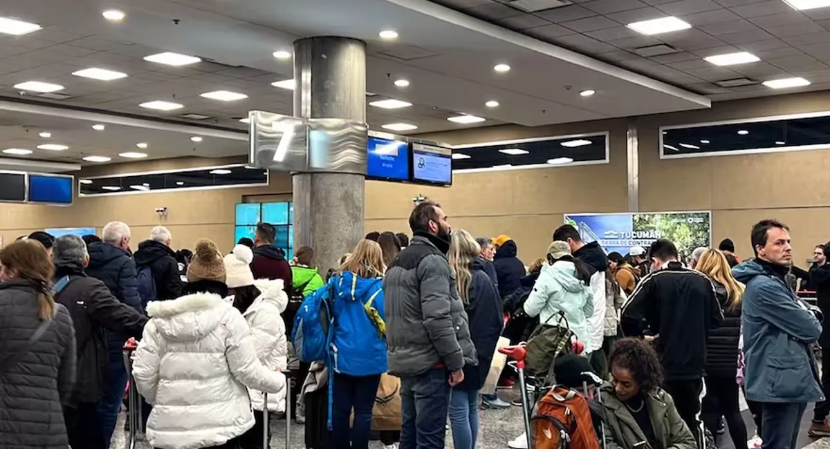 PARO EN AEROPARQUE. La medida afecta a vuelos de dos empresas. 