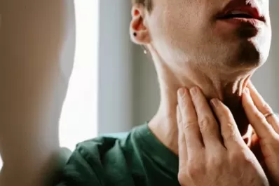 Preocupan los casos de faringitis bacteriana en Tucumán: sugieren usar el barbijo en lugares cerrados