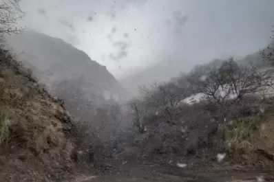 Invierno en Tucumán: la nieve sorprendió a los turistas en Tafí del Valle