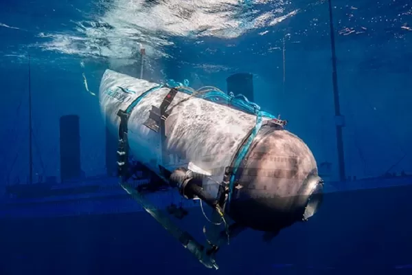 Submarino desaparecido: un mapa muestra la proximidad de sus escombros a los restos del Titanic