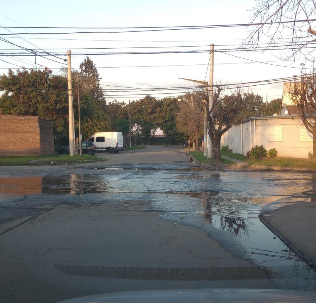 LA GACETA en WhatsApp: cuatro pérdidas de agua en la ciudad
