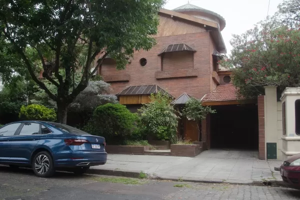 Cómo es el caserón de Maradona en Devoto que alquiló el marido de Pampita para hacer su búnker