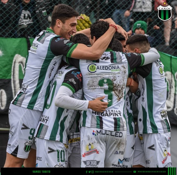 CONTUNDENTE. Chicago derrotó 2-0 a Almagro y sigue subiendo en la tabla. nueva chicago