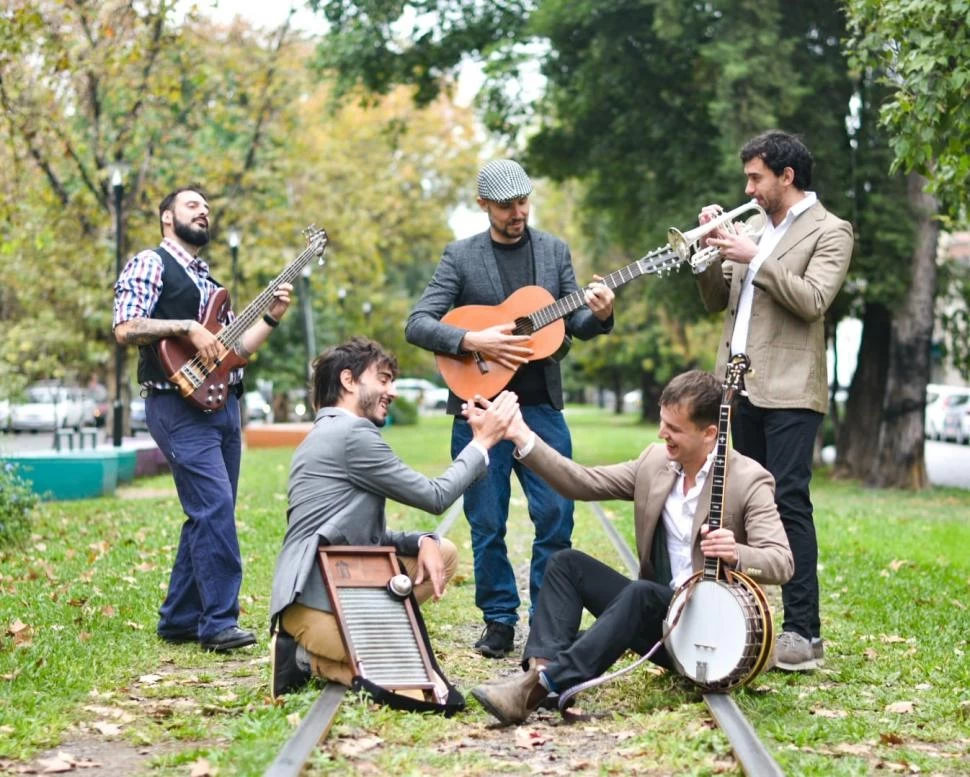 JAZZPER. Diego Rotger, Miguel Gilabert, Amaro Sánchez (parados), Andrés Zamora y Henry Colt (sentados). 