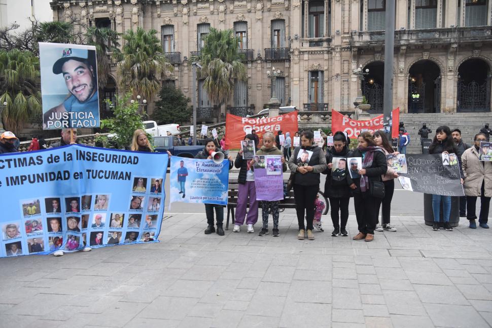 PIDEN JUSTICIA. Familiares de Víctor Emanuel Lazarte convocaron una marcha.