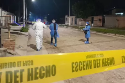 Encuentran muerto a un hombre en una plaza de Manantial Sur
