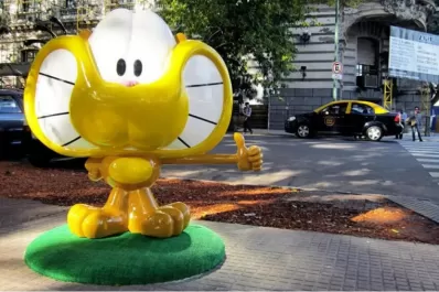 A pocas horas de ser inaugurada, otra vez vandalizaron la estatua de Gaturro