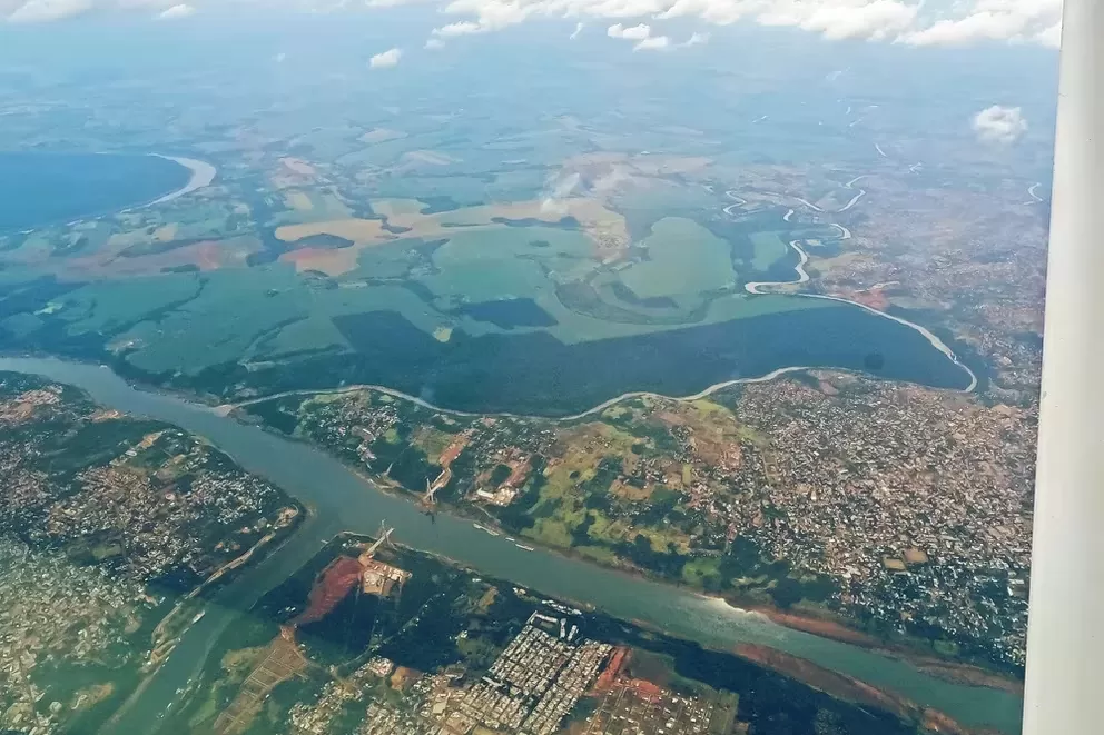 Paraguay: un ministro propone  construir una muralla en la frontera con Argentina