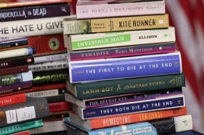 Obama arremete contra la prohibición de libros