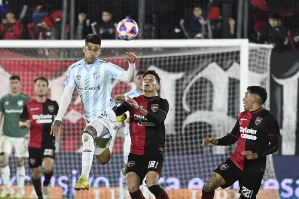 Atlético Tucumán hizo su negocio ante Newell's y se trajo un puntazo de Rosario