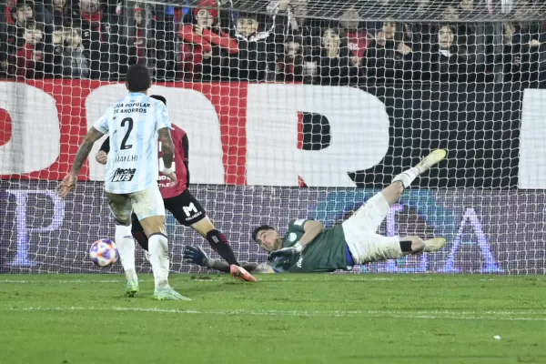 Marchiori, clave en el arco de Atlético Tucumán: volvió a ser la gran figura