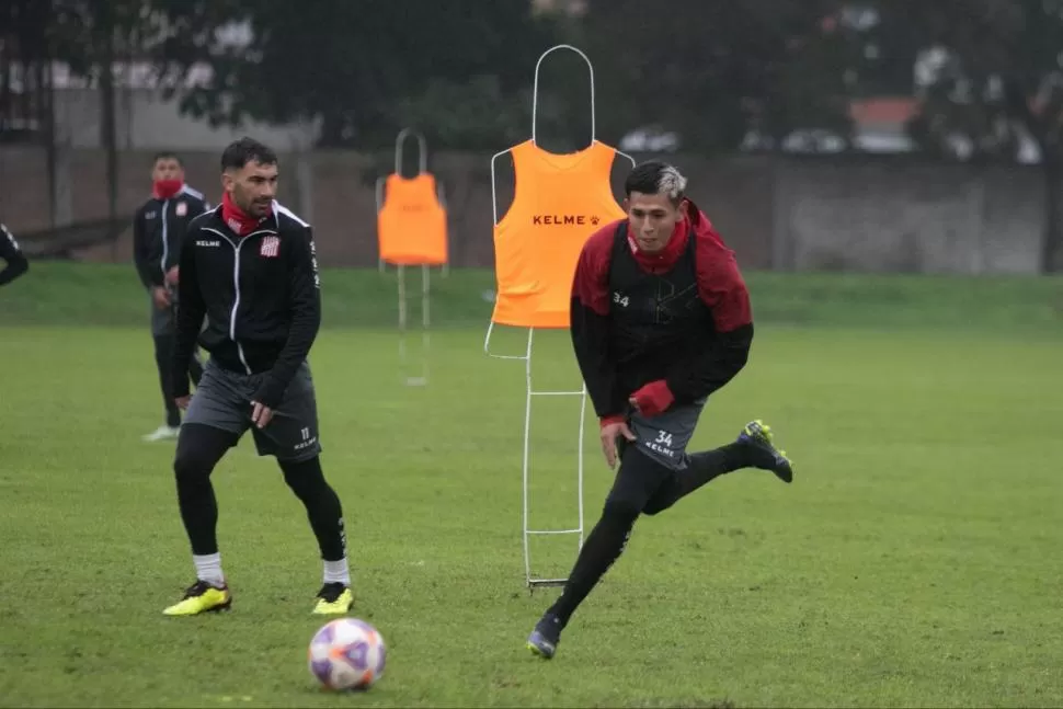 DOS OPCIONES. Pierce y Moreno apuestan a ganarse un lugar en el equipo. twitter @CASMOficial