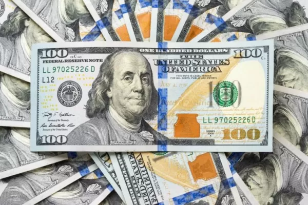 En plena campaña electoral, el dólar blue rompe un nuevo récord histórico