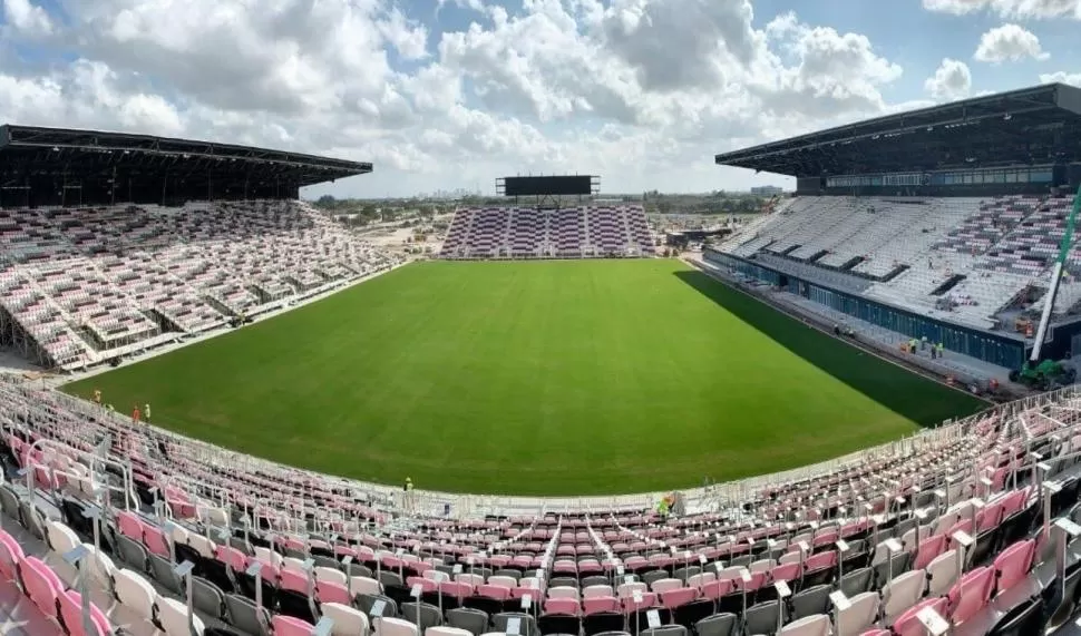 ESCENARIO. El DRV PNK Stadium espera por el debut de Messi, este viernes.  