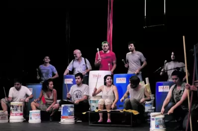 El Mercado Cultural abre con percusión