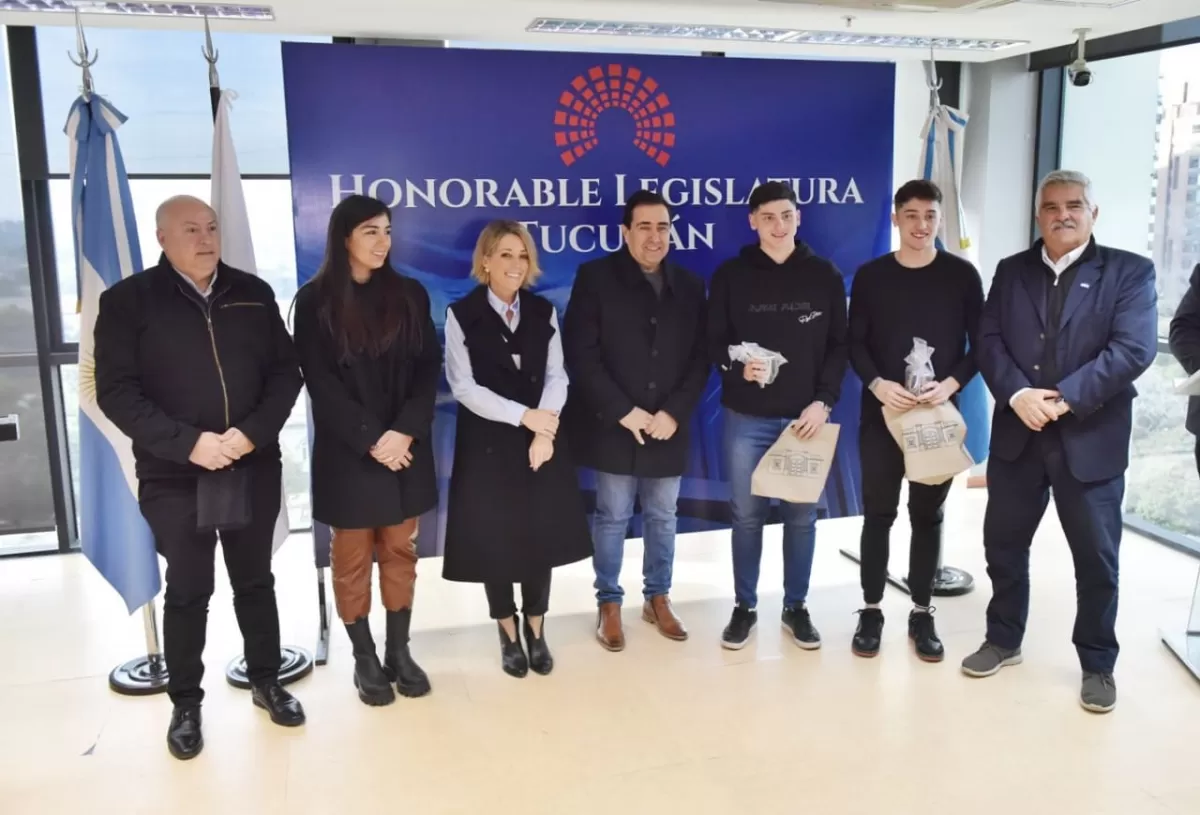 EN LA LEGISLATURA. El evento fue encabezado por el presidente subrogante, Sergio Mansilla. Foto de Prensa HLT