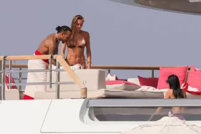 Quién es la actriz con la que estaría saliendo Lewis Hamilton y por la que prohibió a Shakira acercarse