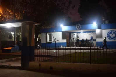 Se fugaron un doble homicida y un acusado de narco de dos comisarías