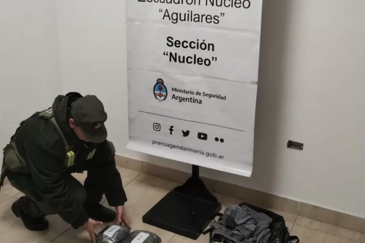 Secuestro de los paquetes. FOTO GENDARMERÍA