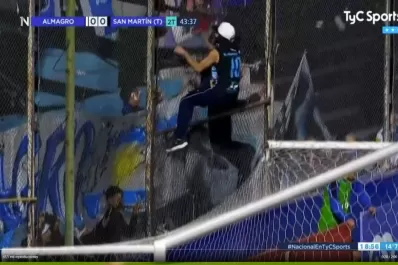 San Martín de Tucumán visitó a Almagro en un clima raro y con un intruso en la cancha