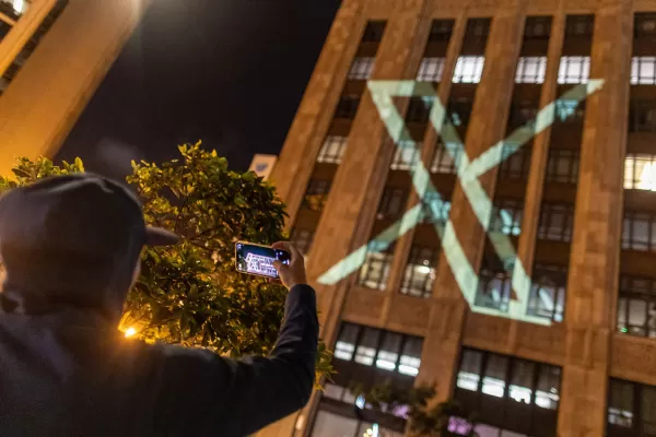 Elon Musk cambió el pajarito por una X: ¿Nuevo nombre para Twitter?