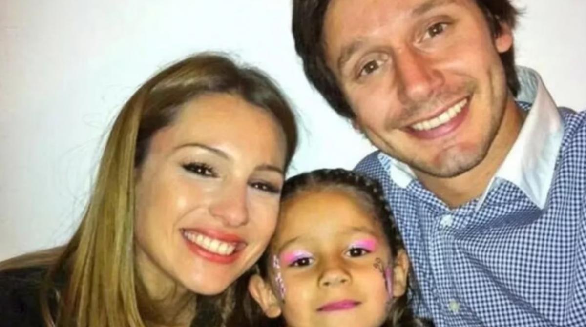 Pampita y Benjamín Vicuña junto a su hija Blanca