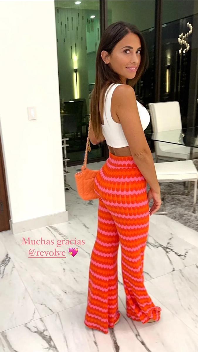 Antonela Roccuzzo escogió un llamativo atuendo para disfrutar de la noche de Miami