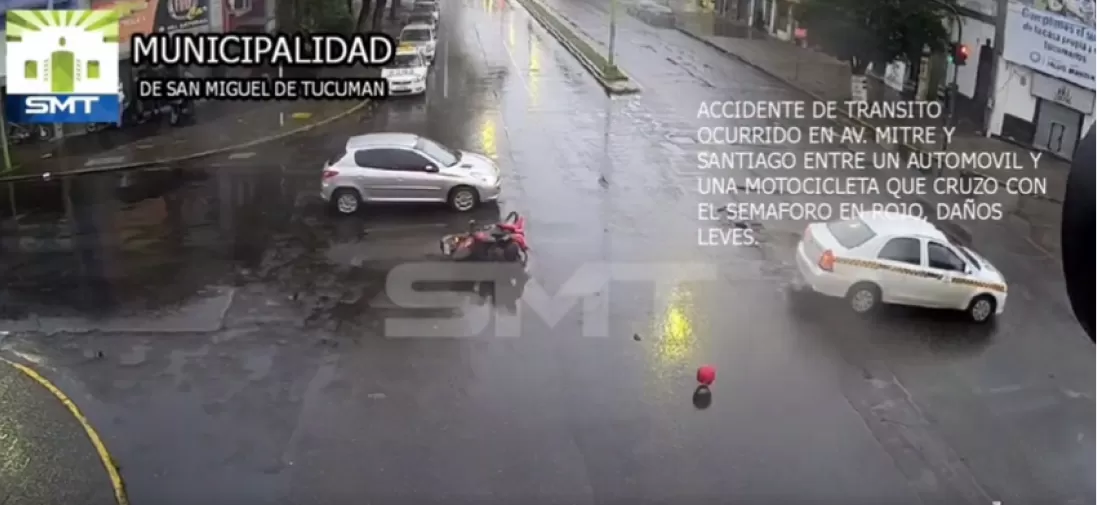 Accidentes de tránsito y peleas captados por cámaras de seguridad en San Miguel de Tucumán.