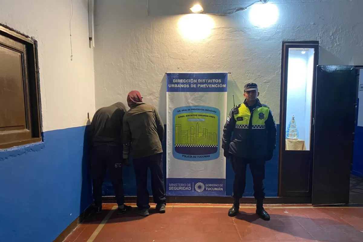 Intentaron robar la rueda de una camioneta, en plena madrugada