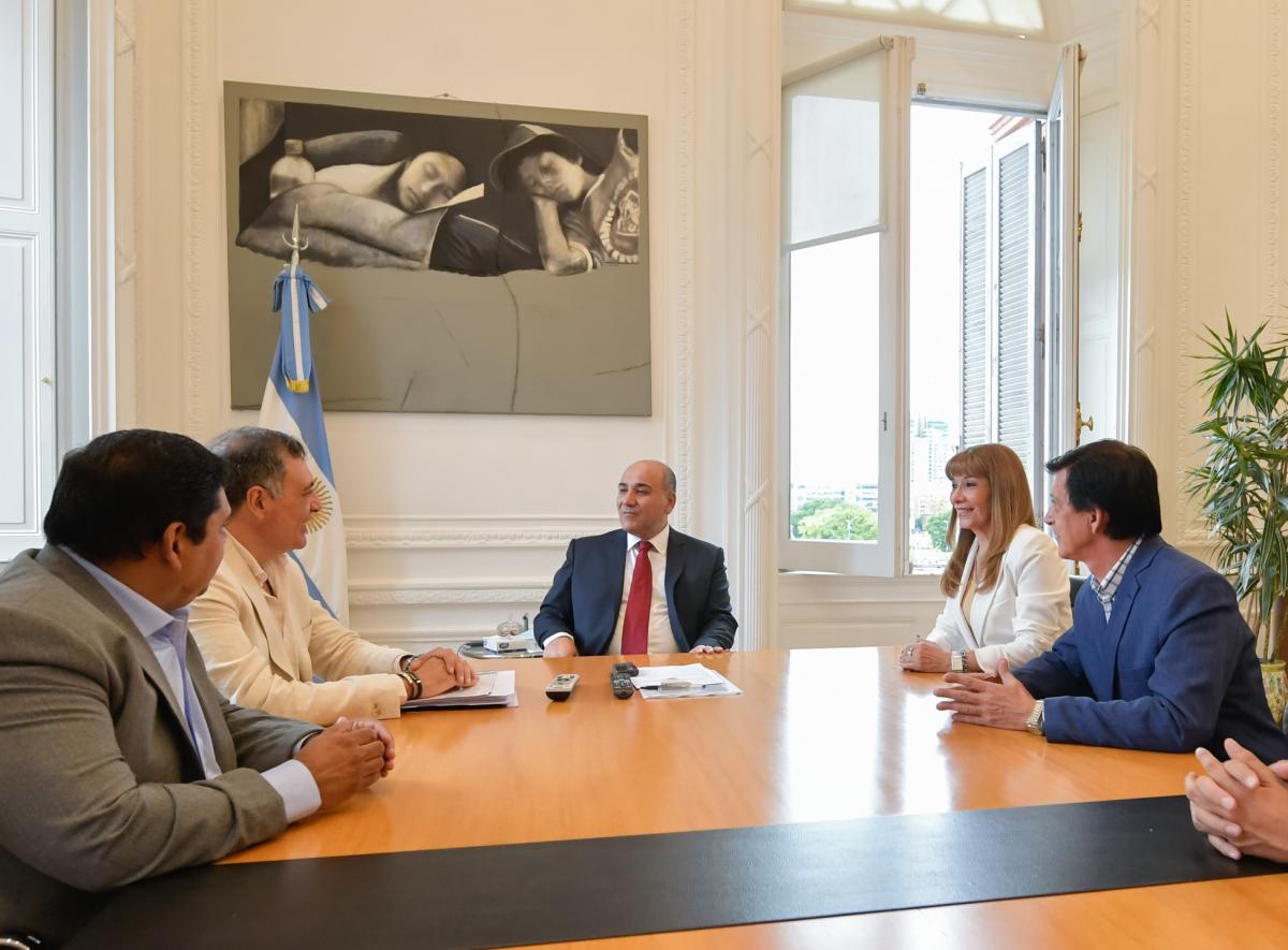 CON MANZUR. Carlos y Marta Najar, junto al actual gobernador y ex jefe de Gabinete de la Nación, durante una reunión en la Casa Rosada. Foto de Archivo / Prensa Carlos Najar