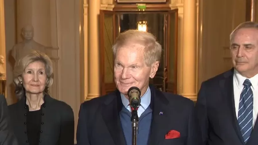 El director de la NASA, Bill Nelson visitó la Casa Rosada. ﻿