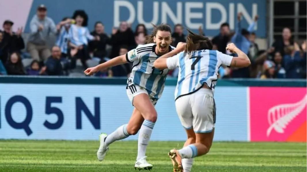 ¿Quién es Sophia Braun, la argentina nacida en Estados Unidos que hizo el primer gol de la Selección ante Sudáfrica?