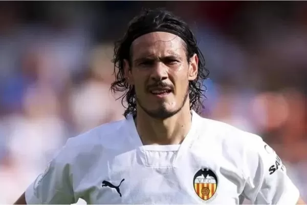 Boca, a la espera de Cavani y con Rojo citado