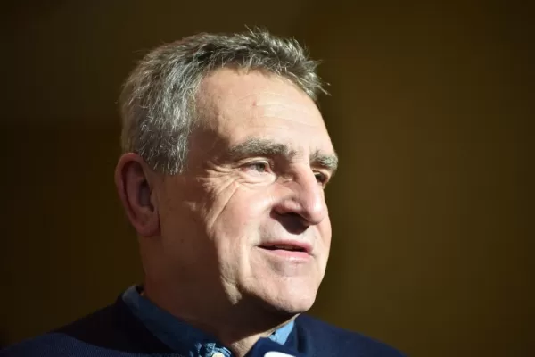 Rossi dijo que Cristina está muy comprometida con el proceso electoral a pesar del bajo perfil