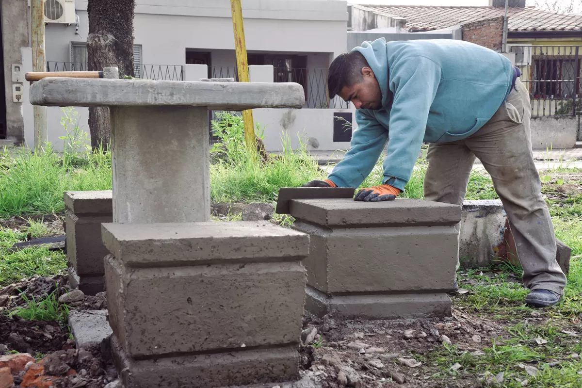 Trabajos de revalorización en la plaza Almafuerte