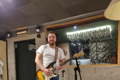 “Vueltas por la noche”, un debut a puro rock y pop