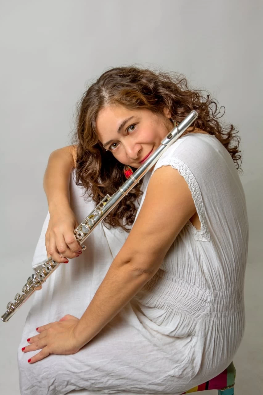 BÚSQUEDA. Carla Guzmán se identifica con lo popular. 