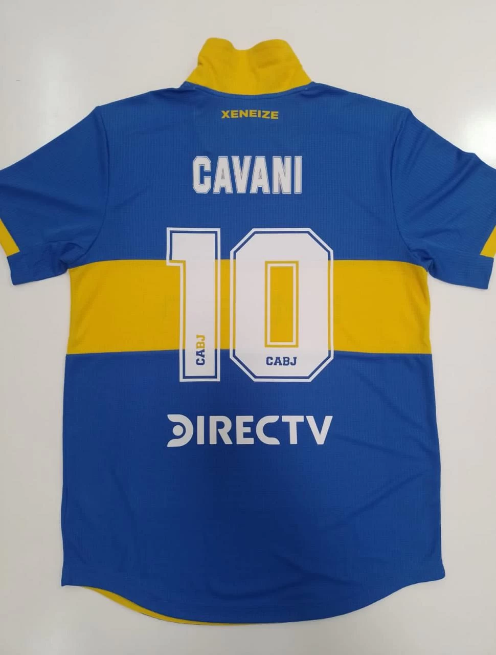 TODO LISTO. Boca hizo oficial la 10 del uruguayo. Ya empieza a venderse. twitter @BocaJrsOficial