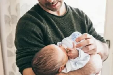 Sin escrúpulos: una pareja vendió a su bebé para comprarse un iPhone y ser influencers