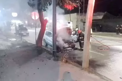 Yerba Buena: un auto se incendió en plena calle