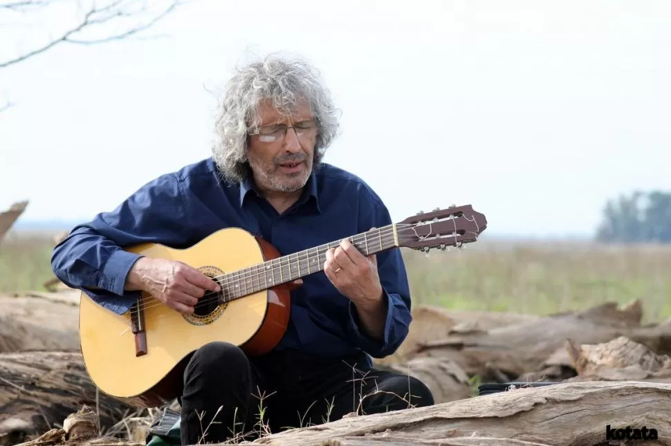 SOBRE RICARDO SOULÉ. Empezó su carrera discográfica a finales de la década de 1960 y en la actualidad todavía participa en el ambiente musical. 