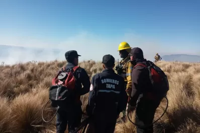 Fuertes vientos dispersaron el fuego en serranías cercanas a La Toma de Vipos