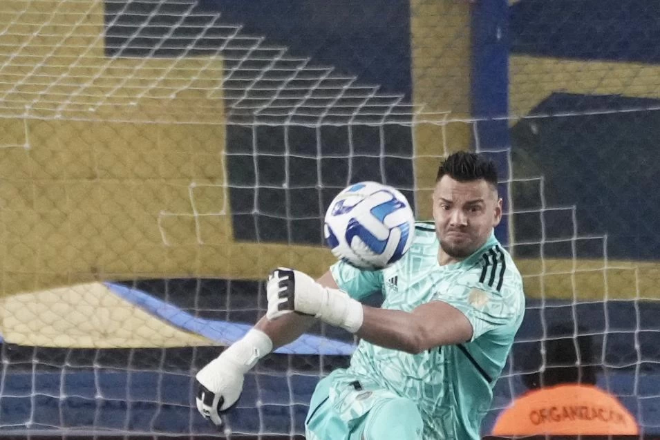 Romero se convierte en figura