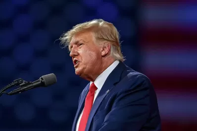 Sin presentarse, Trump rechazó nuevos cargos