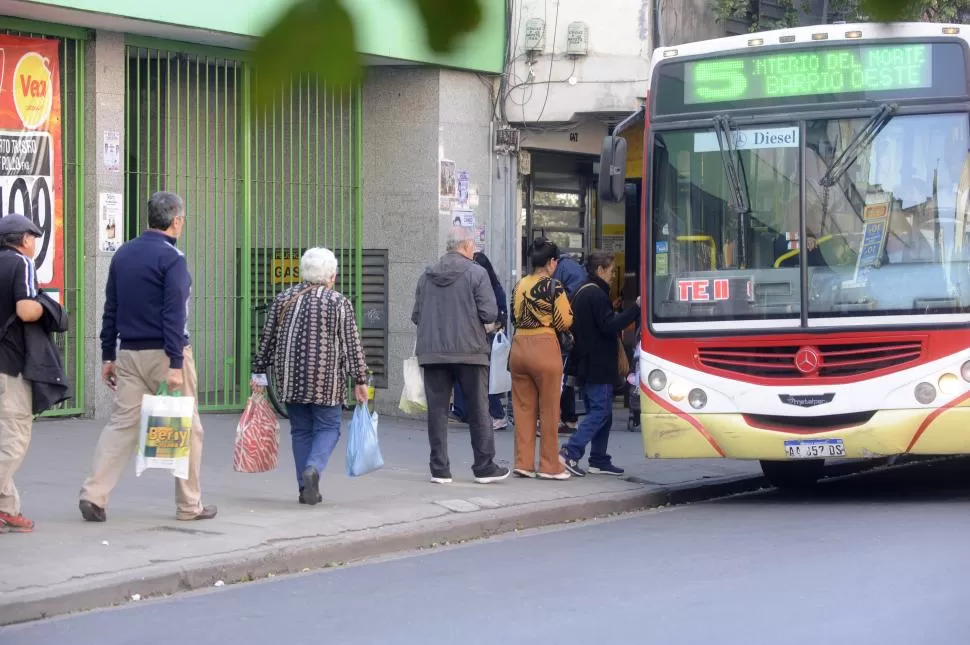 ACTIVIDAD NORMAL. El lunes se pagarán los sueldos y ya se adelantó la plata de los subsidios al transporte. la gaceta / foto de antonio ferroni 