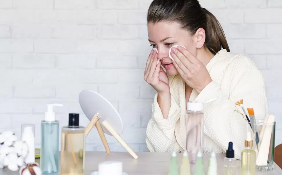 EN CIFRAS. Acorde a la Asociación Internacional de Cosmética, a partir de los 23, las mujeres utilizan al menos 10 productos de belleza corporal. 