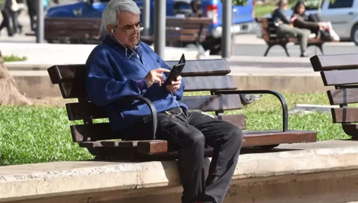 FRÍO Y SOL. El pronóstico anticipa una jornada más invernal para los tucumanos.